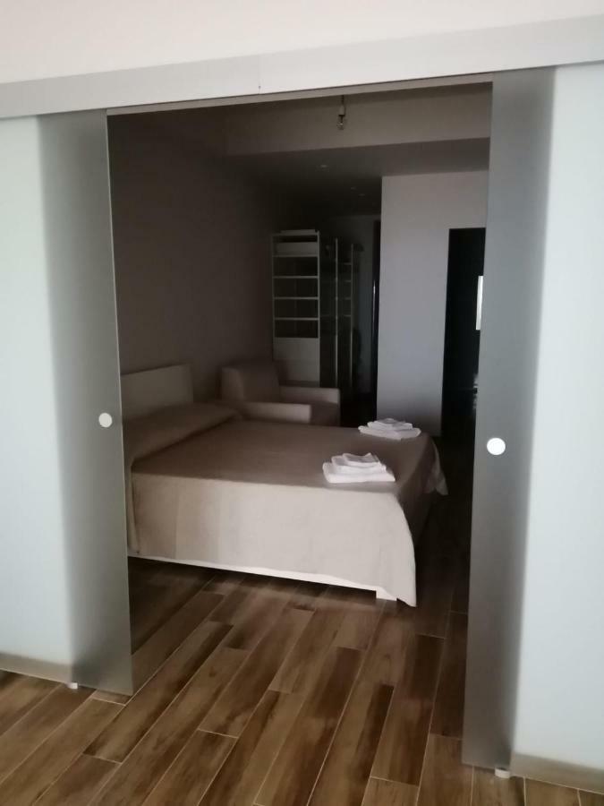 Appartamento Vista Mare Capo dʼOrlando Exterior foto